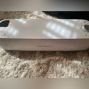 Cricut Explore One Crafting Tool in White